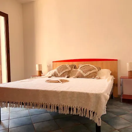 Camelia House - Key To Apartment *