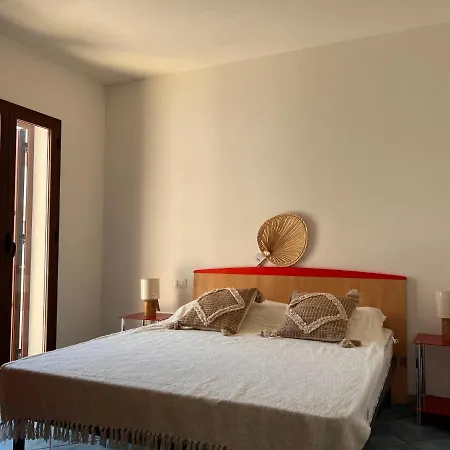 Camelia House - Key To *